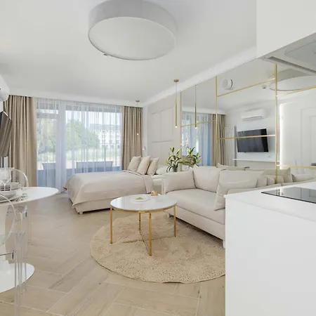 Apartmán Premium & Elegance Golden Cranes With Terrace Close To The Sea By Renters