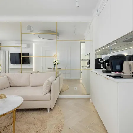 Premium & Elegance Golden Cranes With Terrace Close To The Sea By Renters
