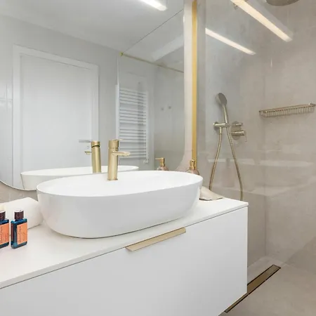 Apartmán Premium & Elegance Golden Cranes With Terrace Close To The Sea By Renters *